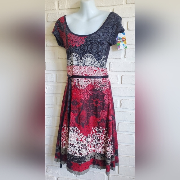 NWT Desigual Myrcella Short Sleeve Lace Dress Red, Black Size Medium - Picture 2 of 12